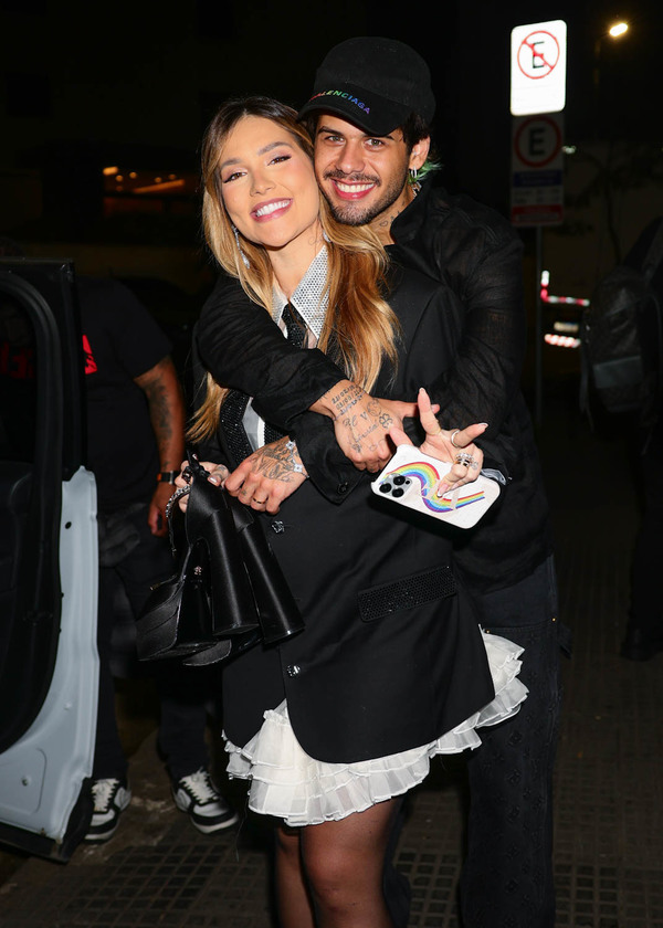 Zé Felipe parabeniza Virginia pelo aniversário