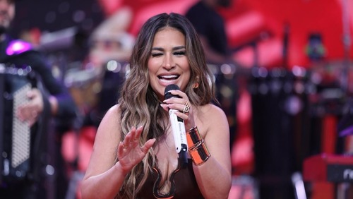 Simone Mendes rebate crítica por ser cristã e cantar safadeza: "Minha arte"