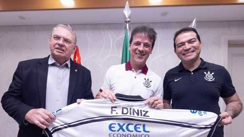 Corinthians anuncia a contratação do técnico Fernando Diniz; veja detalhes