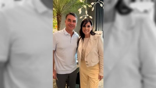 Flávio Bolsonaro se reúne com deputada do PP cogitada como opção de vice