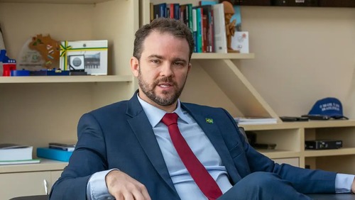 Governo avalia uso do FGTS para quitar dívidas, diz Durigan