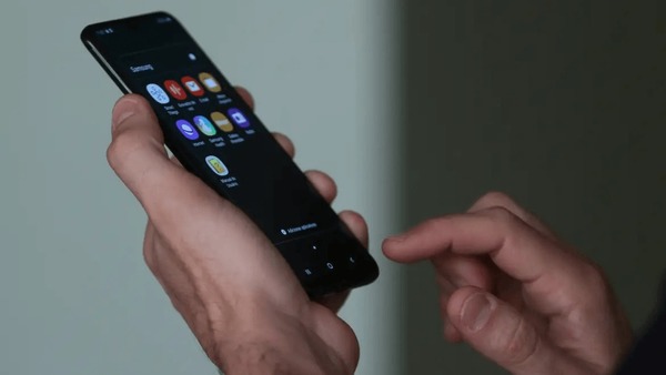 Grécia proíbe redes sociais para menores de 15 anos para combater vício