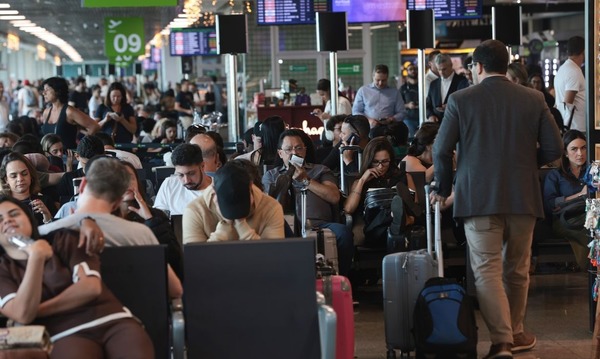 Veja o que fazer em caso de atrasos ou cancelamentos de voos em aeroportos