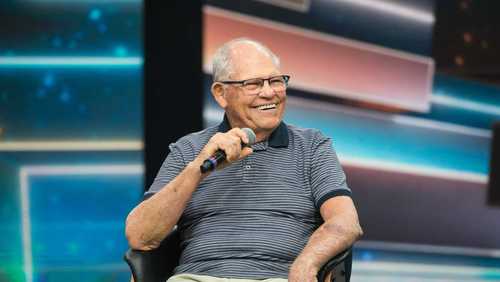 Morre Silvio Matos, ator e dublador do canal Parafernalha, aos 82 anos