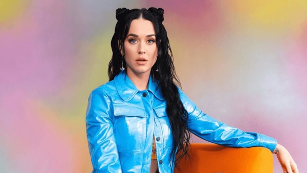 Atriz acusa Katy Perry de abuso sexual em boate na Austrália; entenda