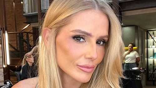 Deborah Secco rebate críticas à aparência: "Não tenho esse apego estético"