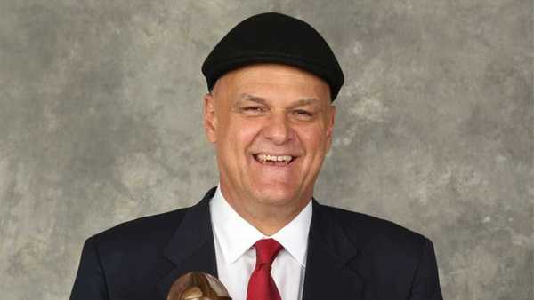 Cremado com a camisa da Seleção, Oscar Schmidt tem cerimônia reservada