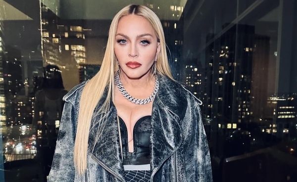 Madonna oferece recompensa para quem recuperar figurino levado do Coachella