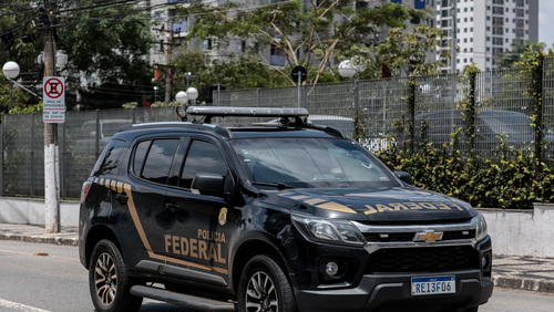 EUA pedem saída de “funcionário brasileiro” por manipular imigração