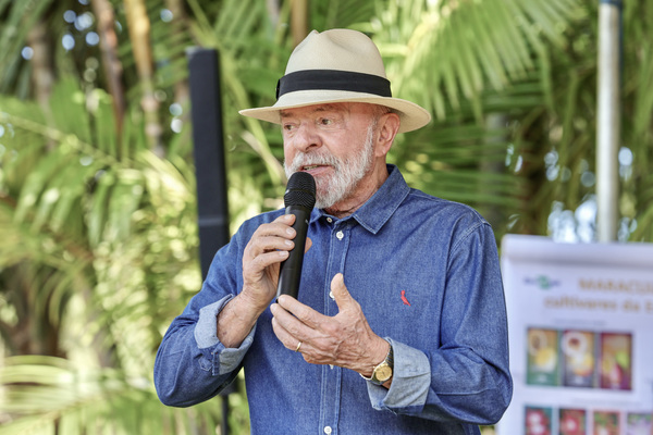 Lula tem lesão de pele retirada e submetida a biópsia, diz médico