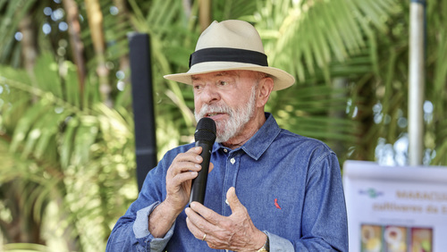 Lula tem lesão de pele retirada e submetida a biópsia, diz médico