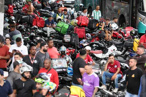 Venda ilegal de mochilas de delivery facilita crimes de falsos entregadores