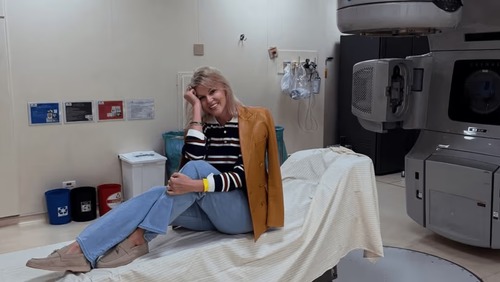 Val Marchiori comove fãs com desabafo sobre tratamento de câncer: "É duro"