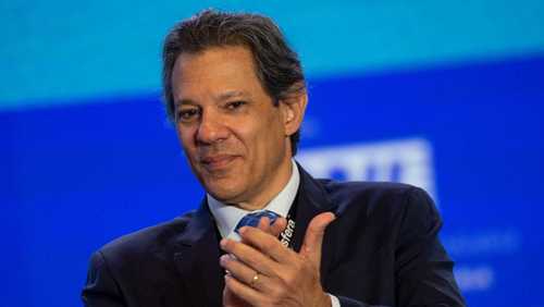 Haddad chama Flávio de 'Bolsonarinho' e contesta discurso antissistema dele