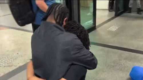 Reencontro de Leandro Boneco com filha emociona nas redes sociais; veja