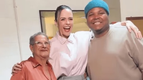 Ana Paula Renault reencontra Dona Geralda e Ronan no "Domingão com Huck"