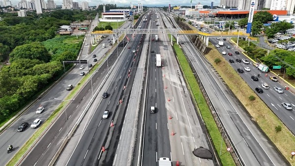 Governo do Brasil suspende mais de 3 milhões de multas do free flow