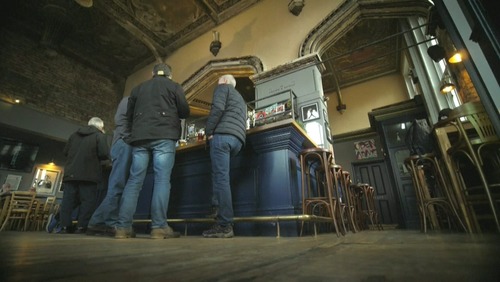 Pubs fecham no Reino Unido por impostos e queda no consumo; entenda