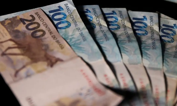 Segundo o IBGE, renda média das famílias chega a R$ 2.264 e é recorde em 2025
