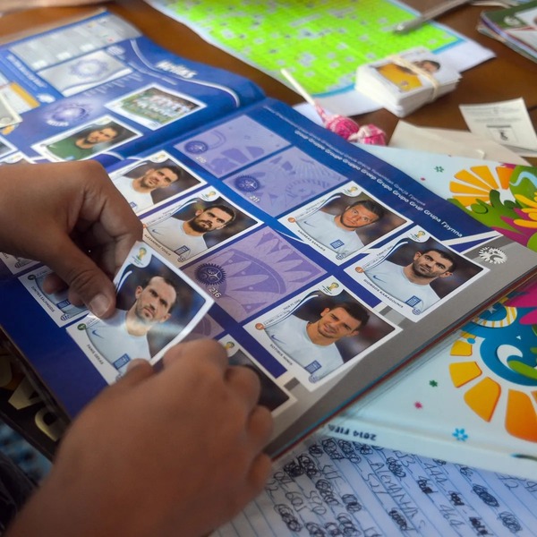 Adeus, Panini: Fifa anuncia acordo com marca de álbum de figurinhas da Copa