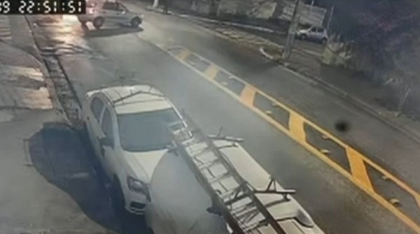 Mãe e filho são atropelados por viatura da PM durante perseguição em SP
