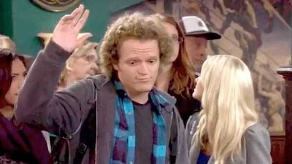Ator de "How I Met Your Mother" é condenado por esfaquear ex-namorada