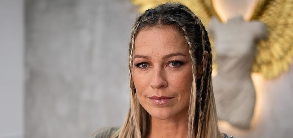 Piovani reflete sobre beleza e diz que não se sente desejada aos 50 anos