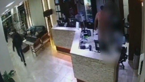 Homem nu é preso após agredir funcionários de hotel em Campo Grande (MS)