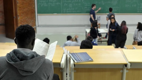 Aluno terá que pagar R$ 720 mil por ocupação indevida de cota racial