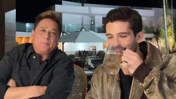 Leonardo responde se faria cenas de nudez no cinema: 'Vergonha'