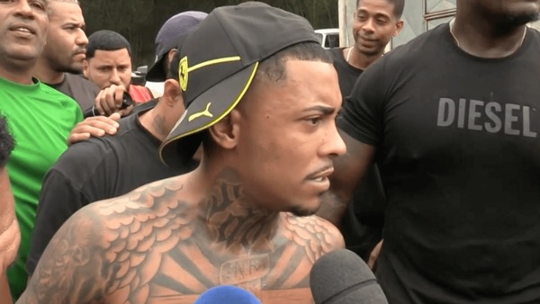 Veja momento em que Poze do Rodo é ovacionado por fãs ao deixar prisão