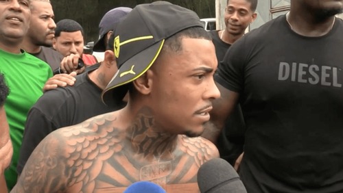 Veja momento em que Poze do Rodo é ovacionado por fãs ao deixar prisão