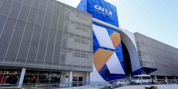 Caixa e BB liberam abono salarial para nascidos em maio e junho