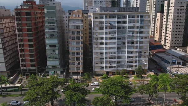 Santos (SP) tem mais de 300 prédios tortos e busca solução milionária