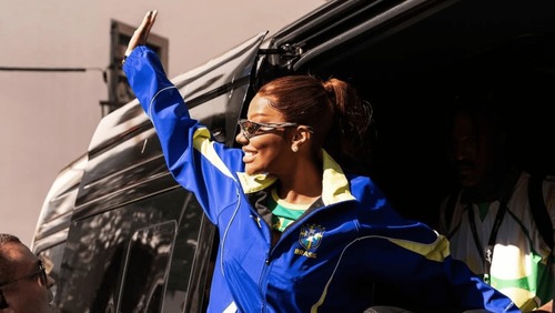 "Se eu não fosse cantora, seria jogadora de futebol", declara Ludmilla