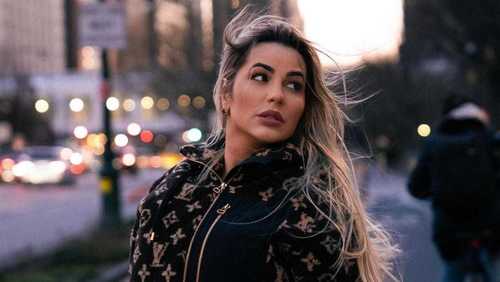 Deolane Bezerra: influencer já foi alvo de buscas e presa em 2024; relembre