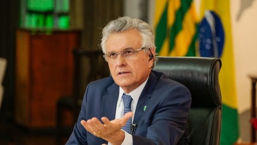 Caiado diz que explicações de Flávio Bolsonaro "não foram convincentes"