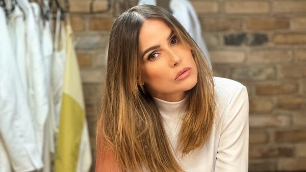 Deborah Secco conta que pediu vaga na TV para programas de Xuxa e Angélica
