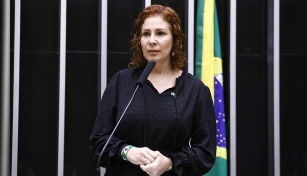 Justiça da Itália nega extradição da ex-deputada federal Carla Zambelli