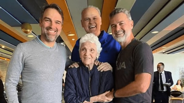 Morre mãe de Tadeu Schmidt, um mês após perda do irmão do apresentador