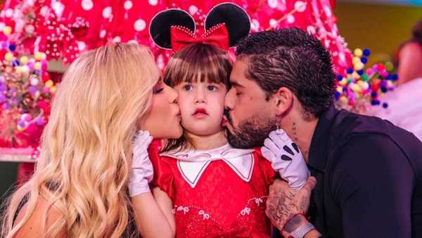 Zé Felipe e Virginia alimentam rumores de reconciliação em festa da filha