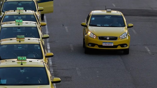 Governo publica MP que destina R$ 30 bi a taxistas e motoristas de app