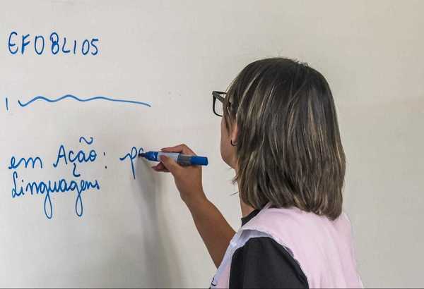 Senado aprova Medida Provisória que estabelece piso para professores