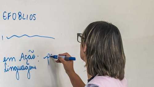Senado aprova Medida Provisória que estabelece piso para professores