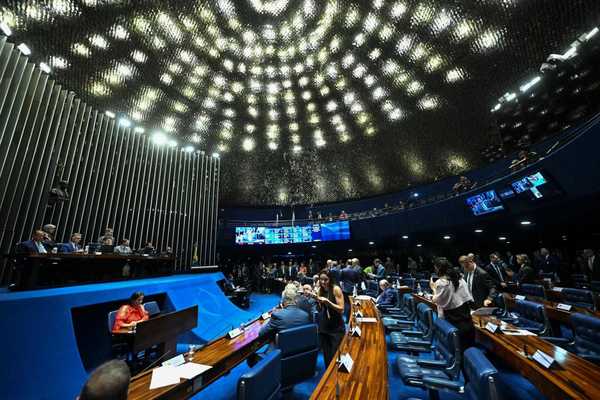 Empresários pedem adiamento de votação sobre fim da escala 6x1 no Senado