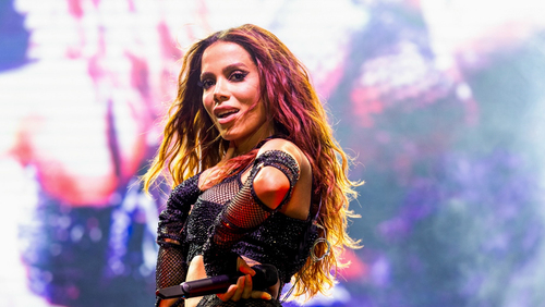 Anitta se posiciona contra Bets e manda reclado a influenciadores