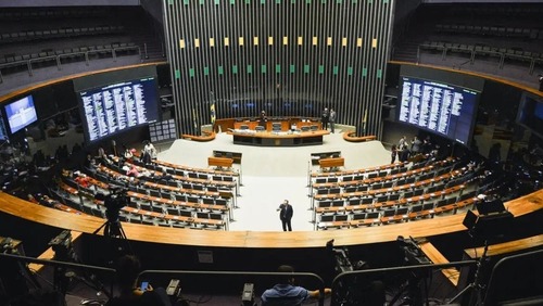 Comissão da Câmara aprova o fim da escala 6x1