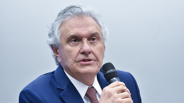 'Qualquer um sabe que Lula e Flávio serão os 1º colocados', diz Caiado sobre pesquisas