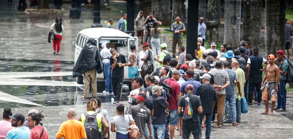 População em situação de rua passa de 388 mil em maio; SP lidera
