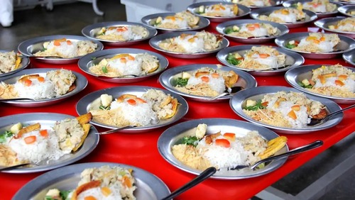 Escolas estaduais de SP abrem inscrições para alimentação durante as férias
